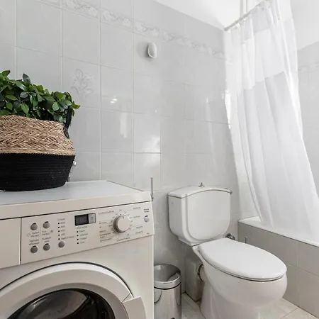 Nick & Debbie's Two-storey Appartement *