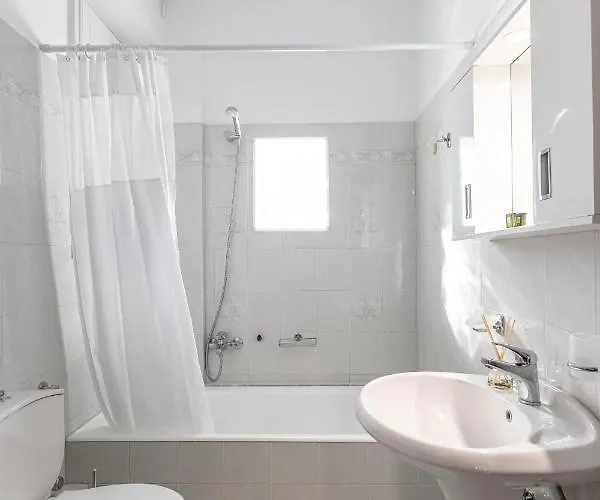 Nick & Debbie's Two-storey * Melanes